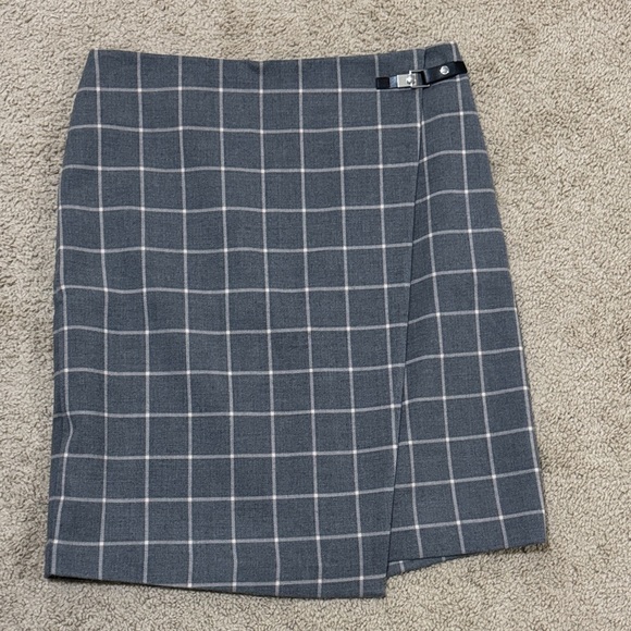 Calvin Klein Gray and Soft Pink Plaid Women's Skirt - size 12 - Picture 1 of 4